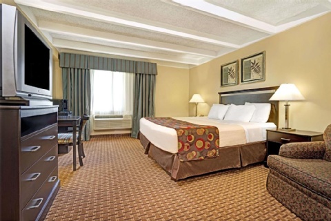 Days Inn by Wyndham Bloomington West , MN 55435 near Minneapolis-saint Paul International Airport (wold-chamberlain Field) View Point 14