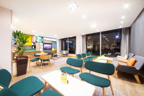 Holiday Inn London - Gatwick Airport ,  RH6 0BA  near Gatwick Airport View Point 23