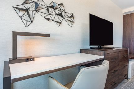 Holiday Inn Boston Logan Airport - Chelsea, an IHG Hotel , MA 02150 near Boston Logan International Airport View Point 26