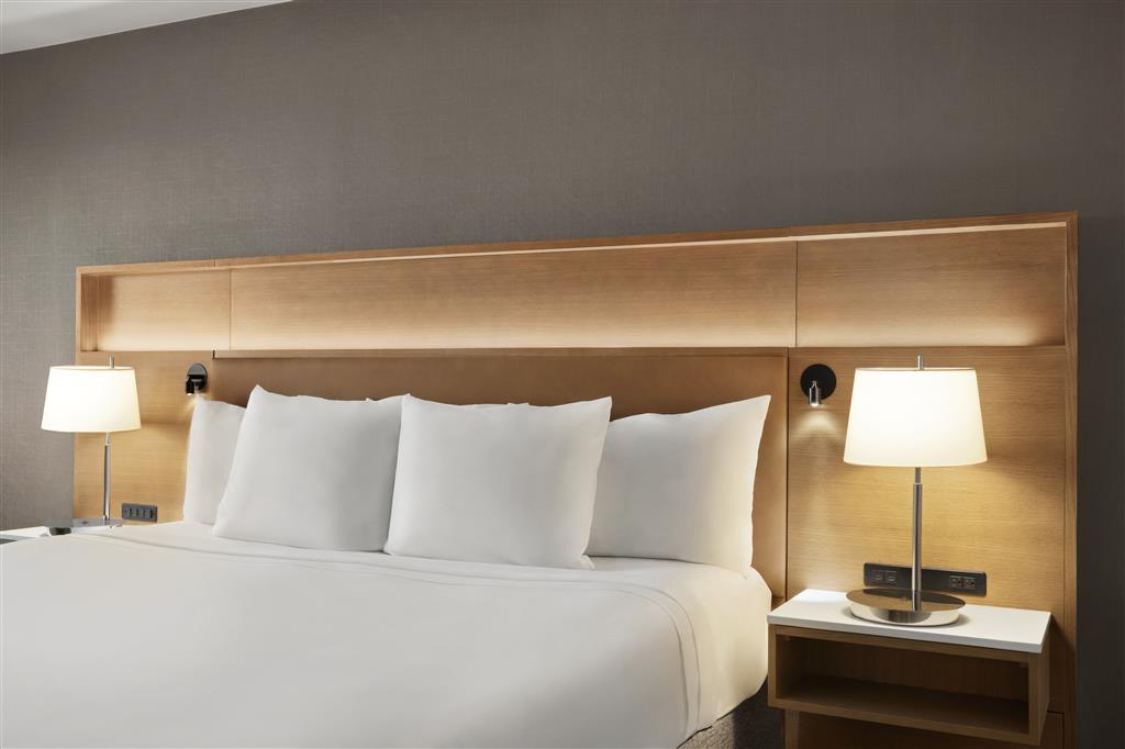 Radisson Hotel Downtown Salt Lake City , UT 84101 near Salt Lake City International Airport View Point 44
