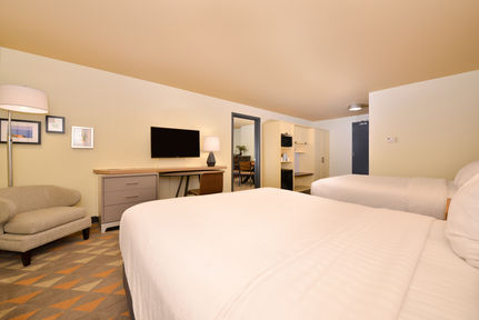 Holiday Inn Kansas City Airport , MO 64153 near Kansas City International Airport View Point 34