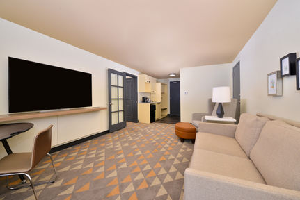 Holiday Inn Kansas City Airport , MO 64153 near Kansas City International Airport View Point 35