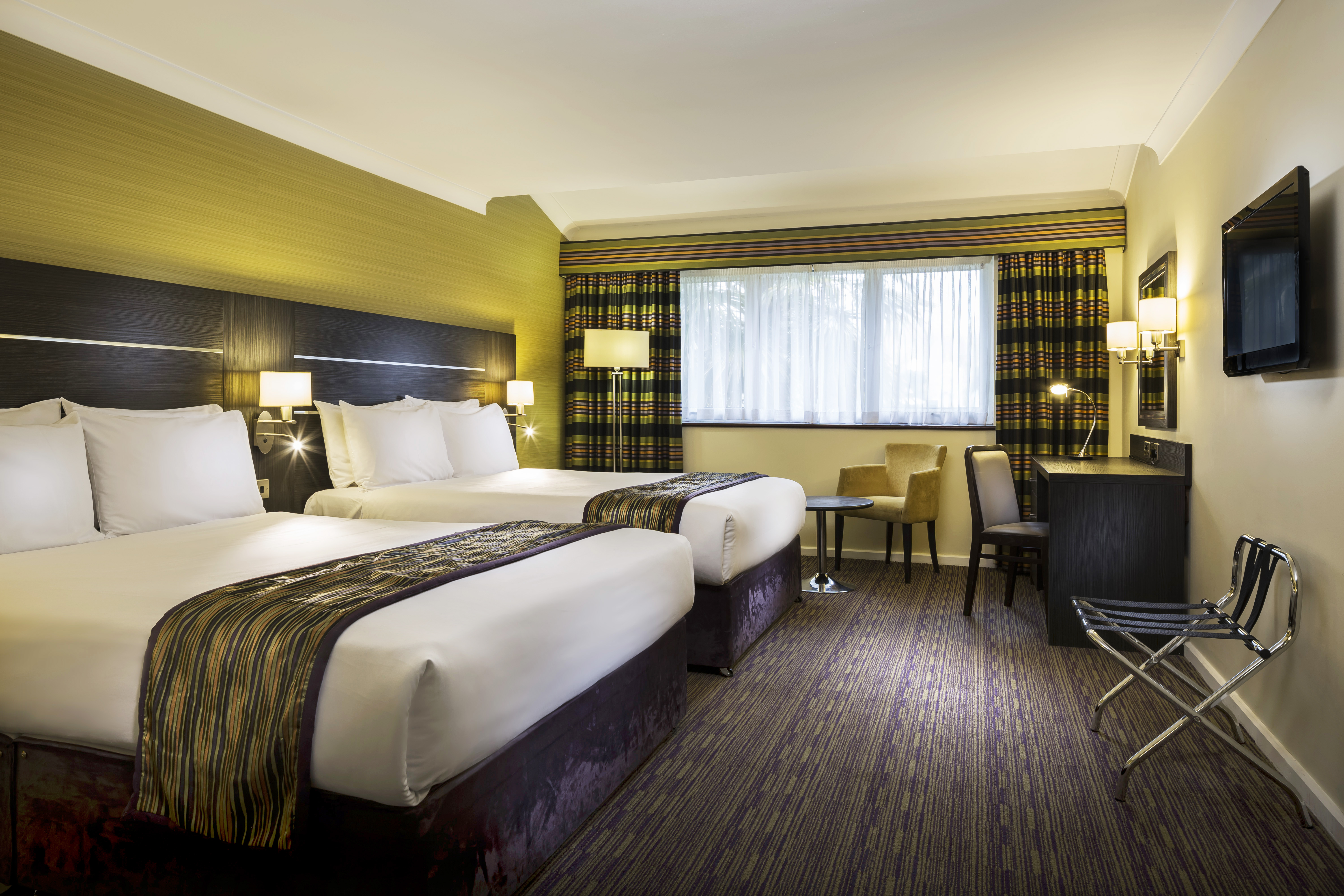 Holiday Inn London Gatwick - Worth, an IHG Hotel ,  RH10 4SS near Gatwick Airport View Point 1