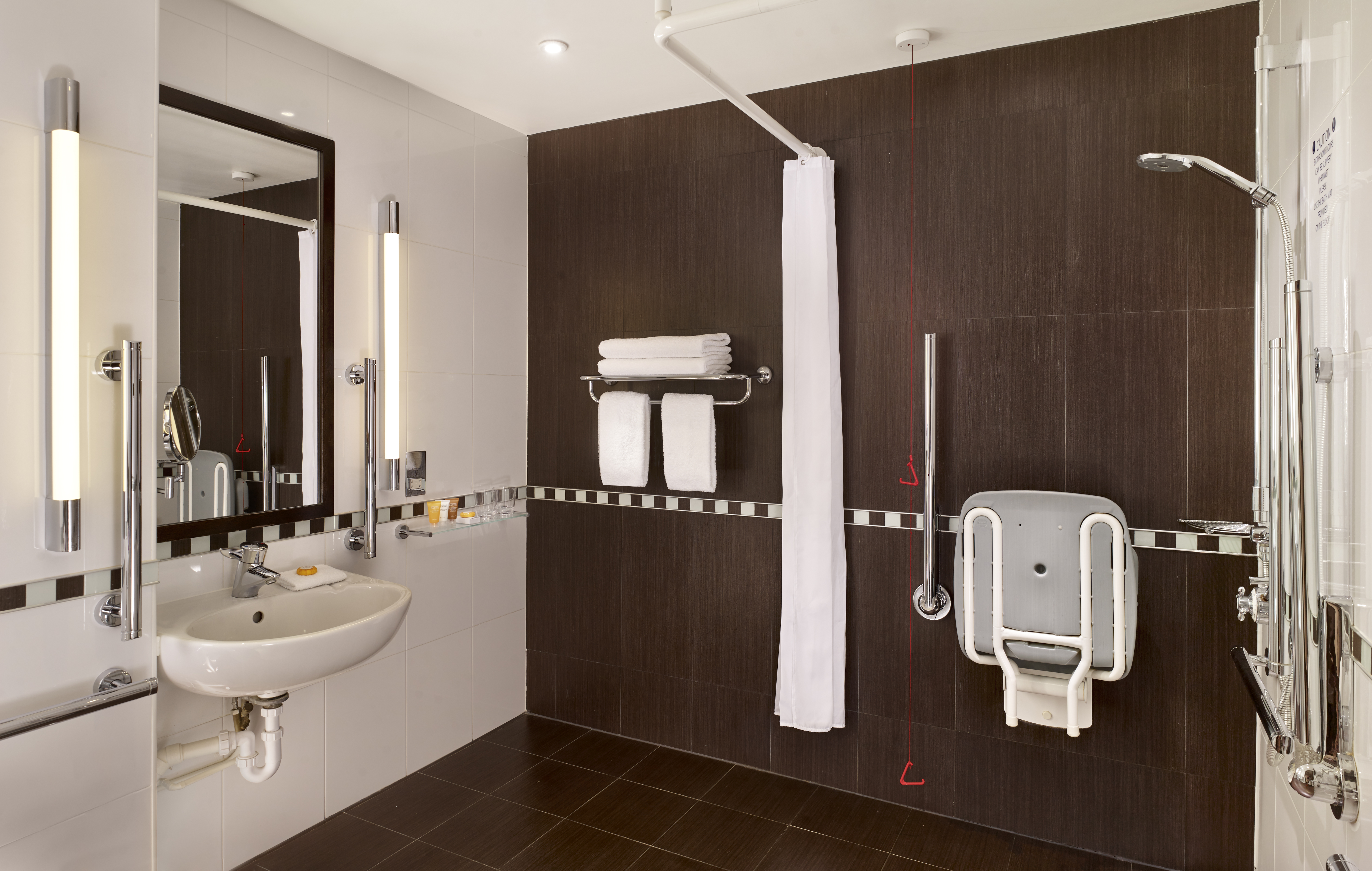 Crowne Plaza London - Gatwick Airport, an IHG Hotel ,  RH11 7SX near Gatwick Airport View Point 5