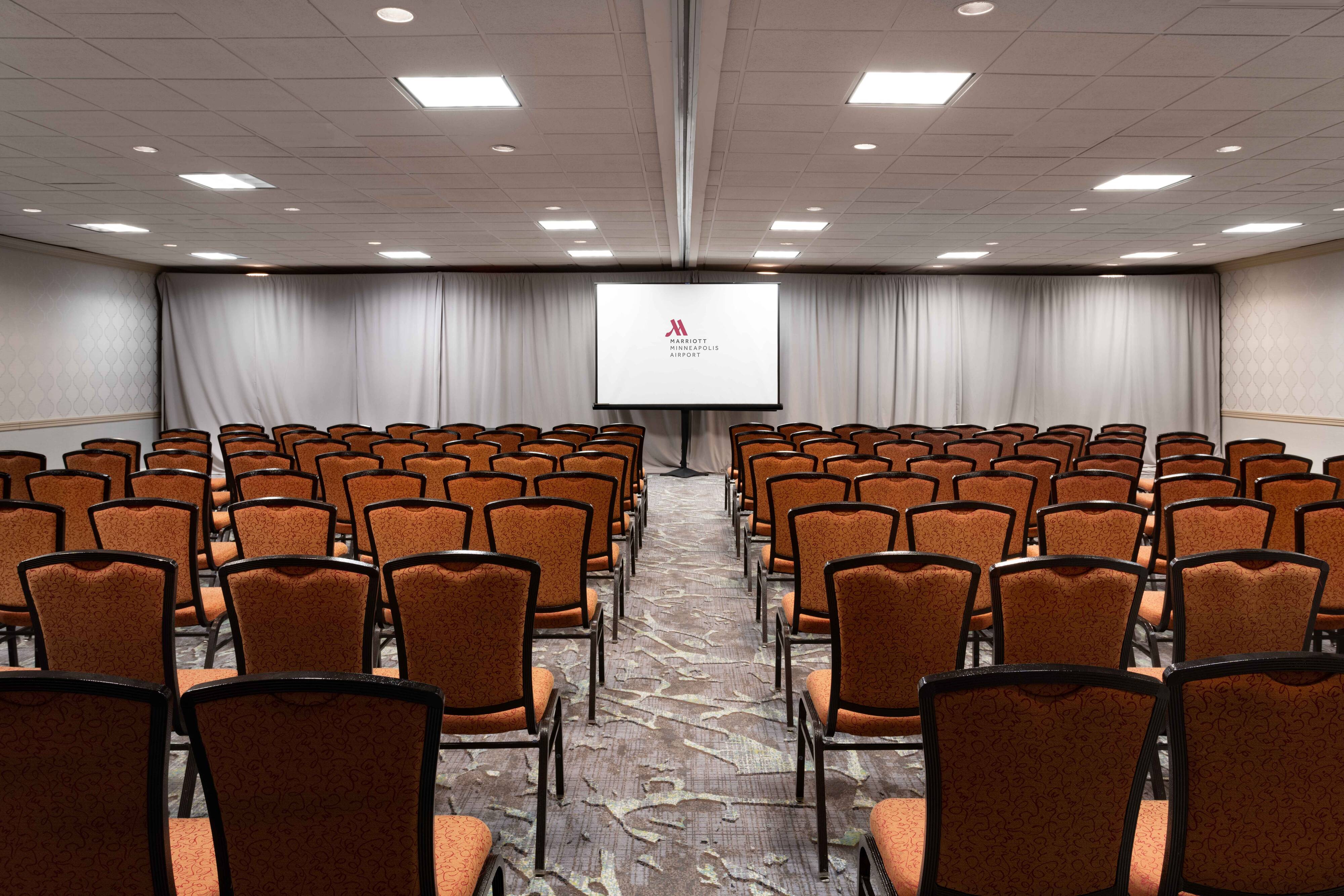 DoubleTree by Hilton Minneapolis Airport , MN 55425 near Minneapolis-saint Paul International Airport (wold-chamberlain Field) View Point 10