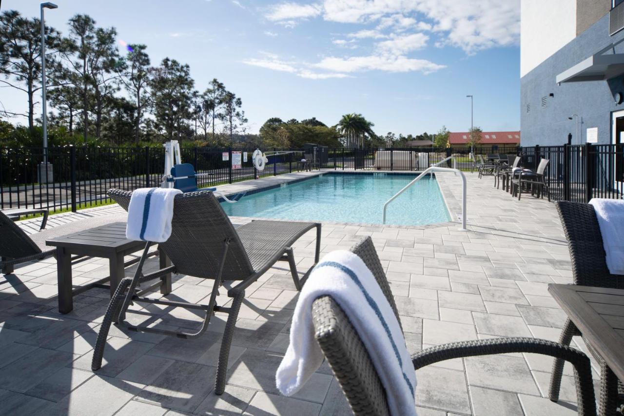 Holiday Inn Express & Suites Fort Myers Airport , FL 33913 near Southwest Florida International Airport View Point 11