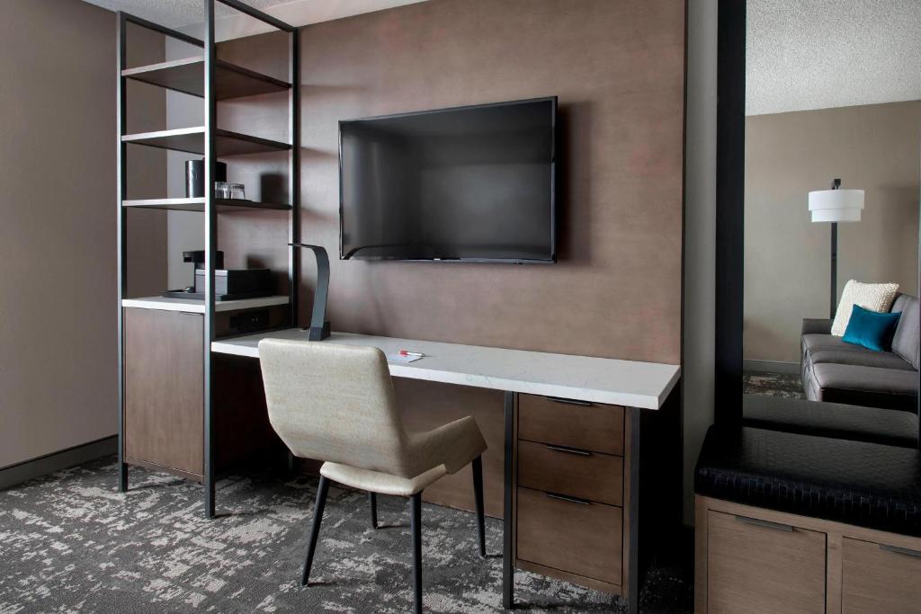 Marriott Albany , NY 12205 near Albany International Airport View Point 10