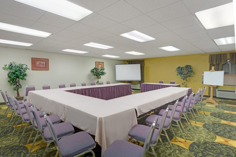 Days Inn Pittsburgh International Airport , PA 15108 near Pittsburgh International Airport View Point 2