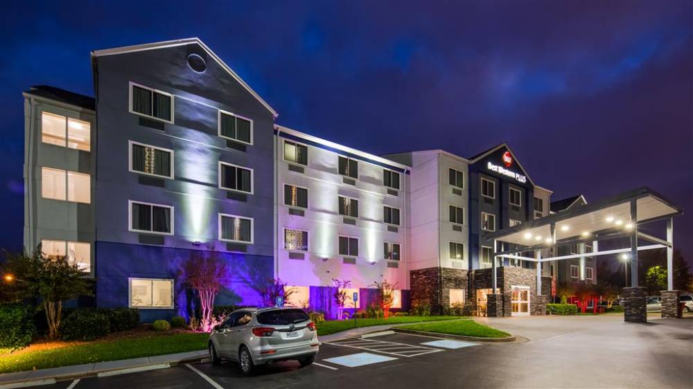 Best Western Plus Nashville Airport Hotel