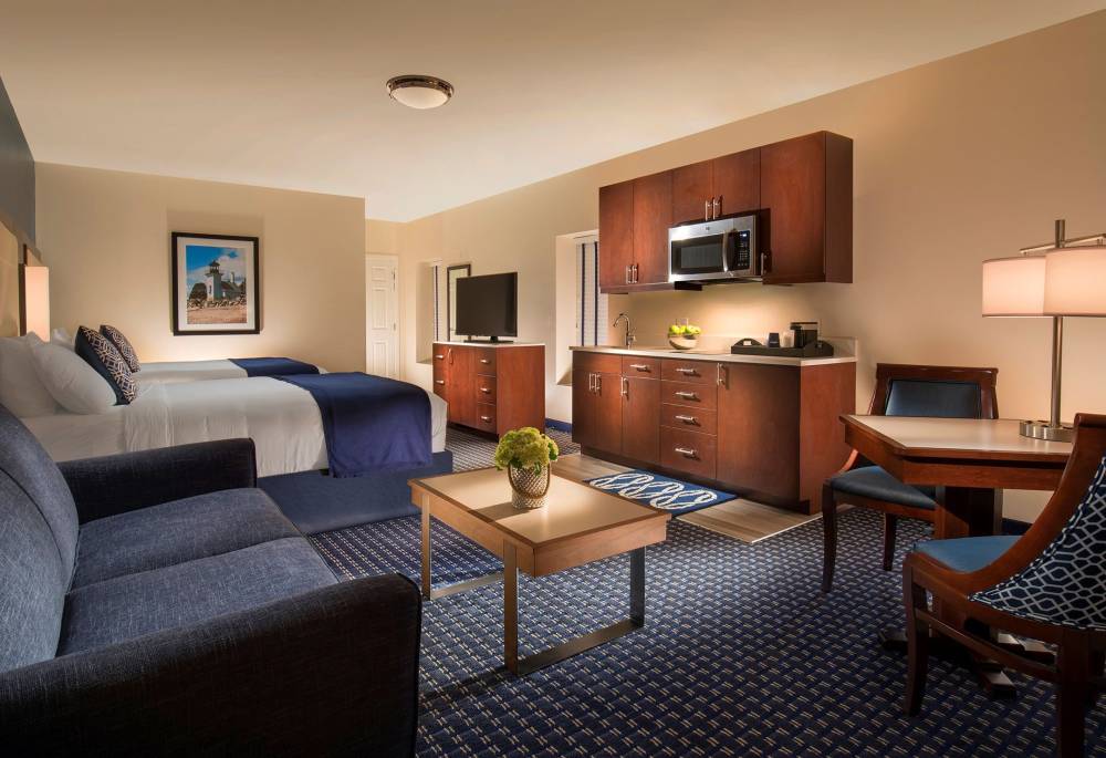 Bristol Harbor Inn 4