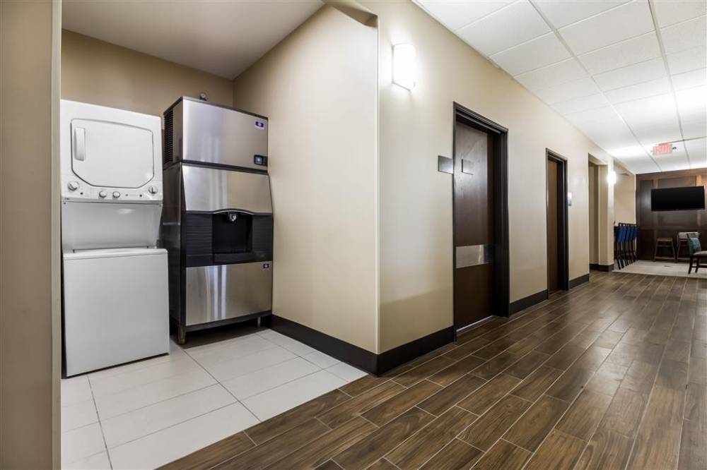 Comfort Suites 3