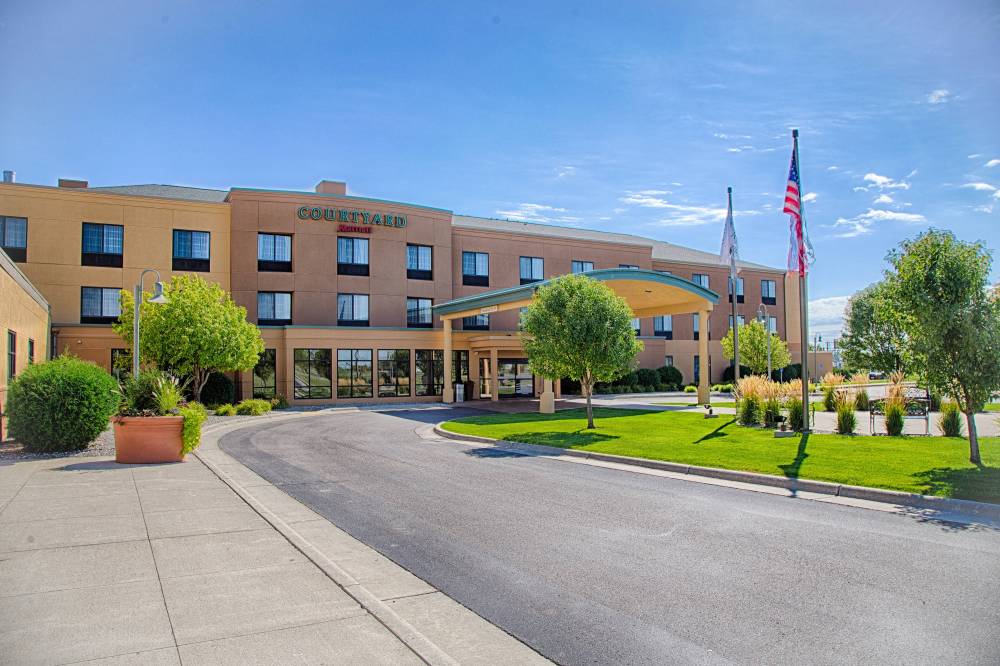 Courtyard By Marriott Fargo Moorhood Mn