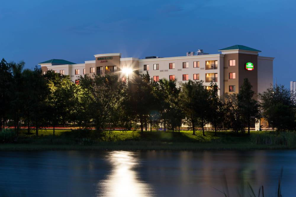 Courtyard By Marriott Miami At Dolphin Mall