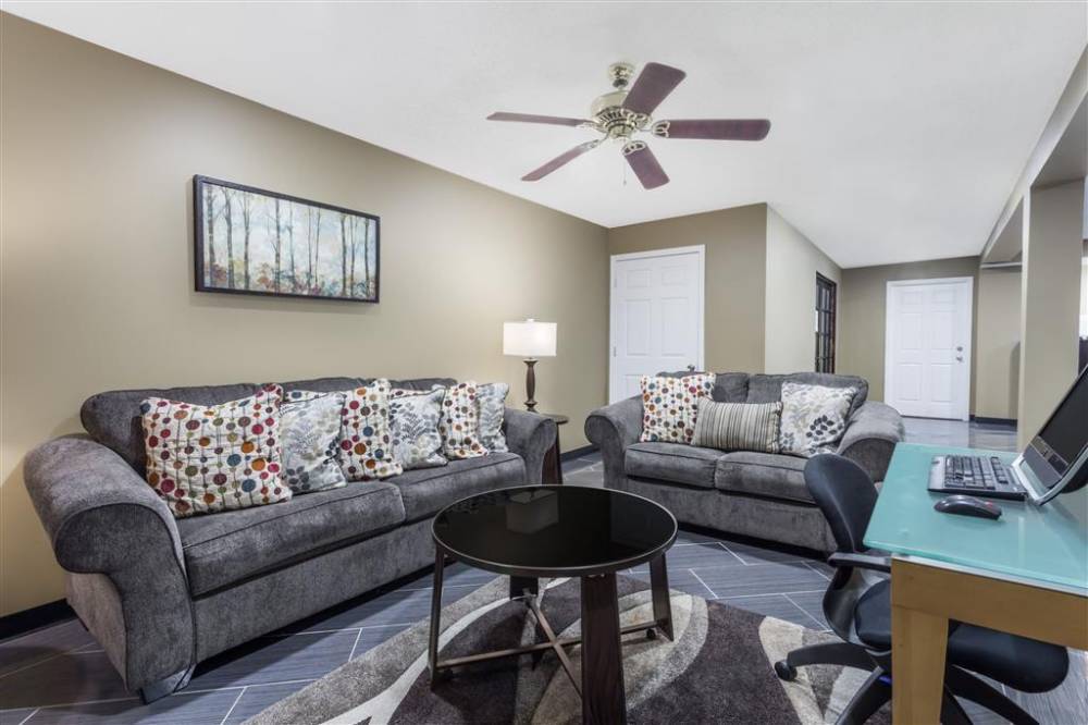 Days Inn By Wyndham Greensboro Airport