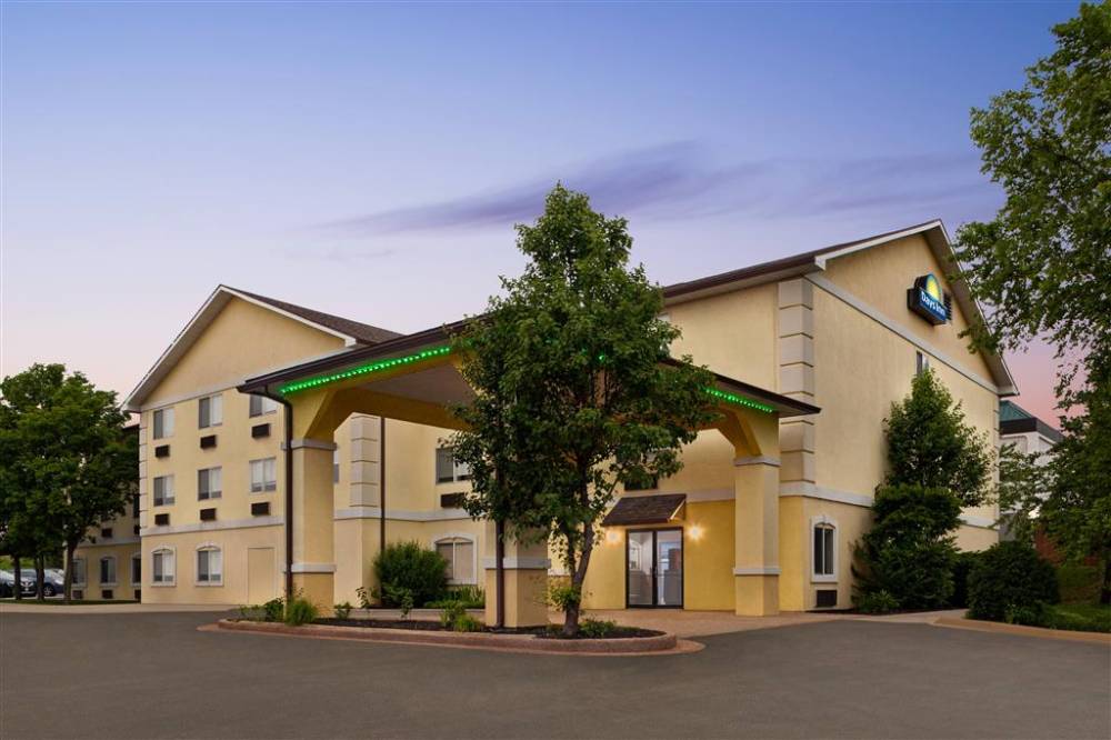 Days Inn By Wyndham Kansas City International Airport