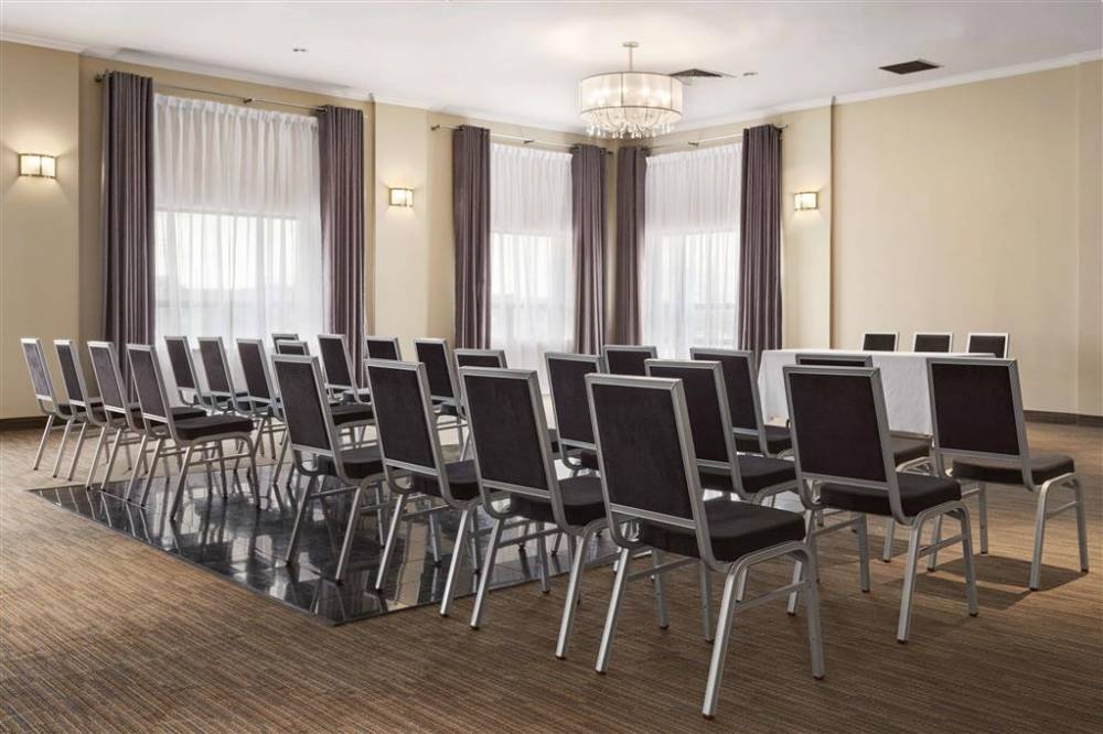 Days Inn By Wyndham Montreal Airport Conference Centre