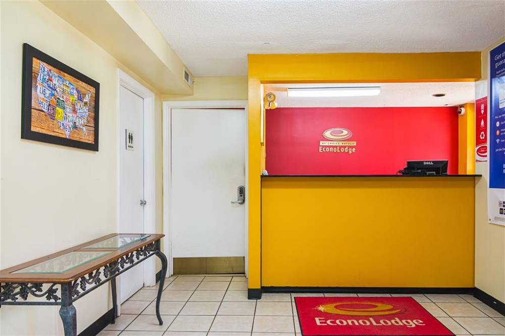 Econo Lodge Research Triangle Park 2