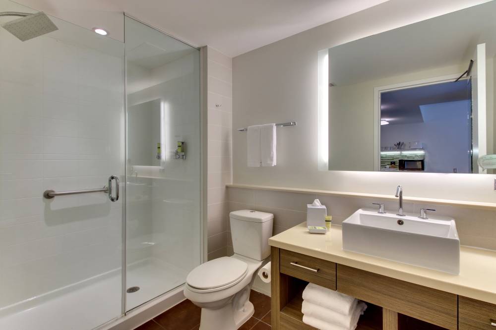 Studio Guest Bathroom