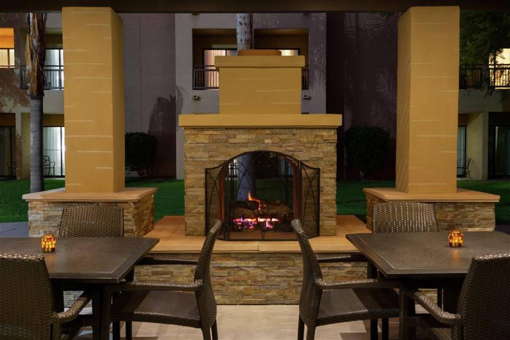 Embassy Suites By Hilton Phoenix Tempe