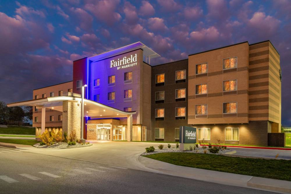 Fairfield By Marriott Inn And Suites Kansas City At The Legends