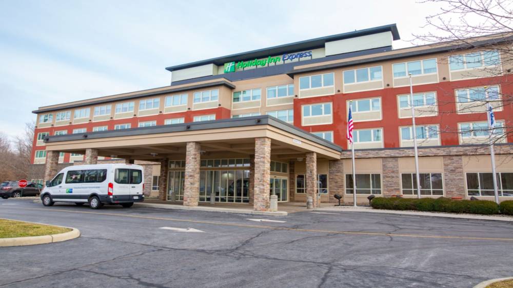 Holiday Inn Exp Airport Easton
