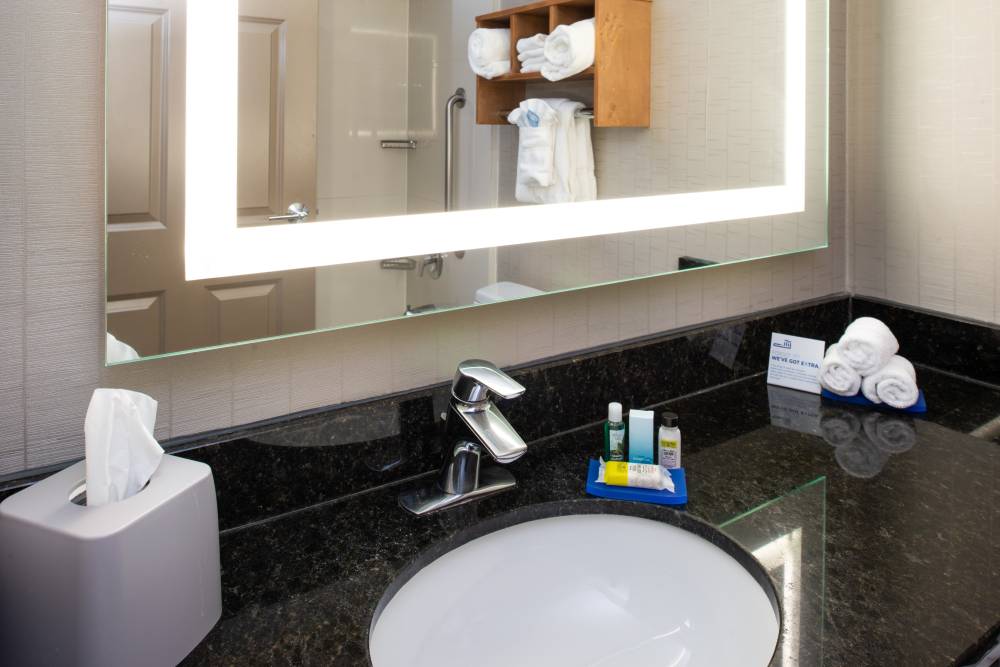 Holiday Inn Exp Airport South