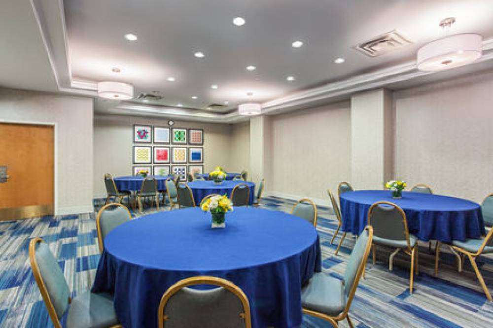 Holiday Inn Express 3