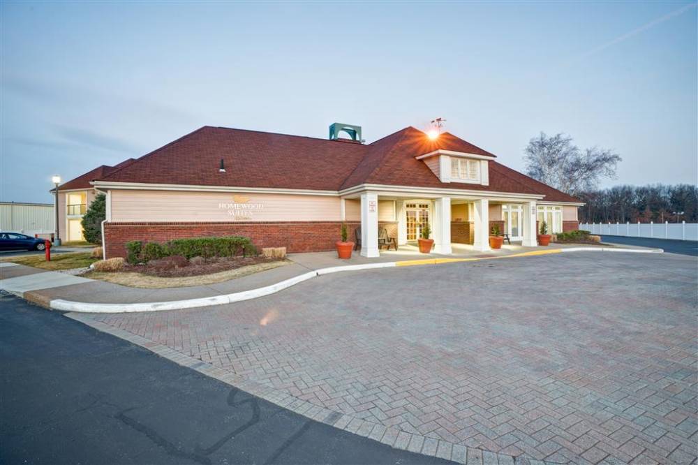 Homewood Suites By Hilton Windsor Locks Bradley Airport