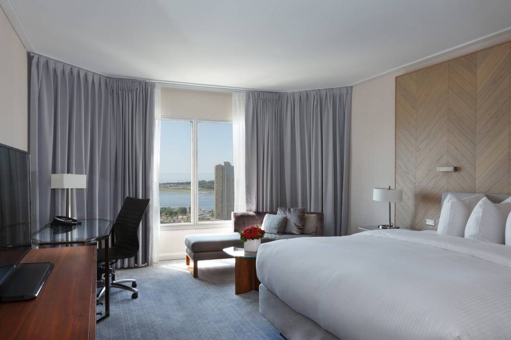 Intercontinental Toronto Ctr 9