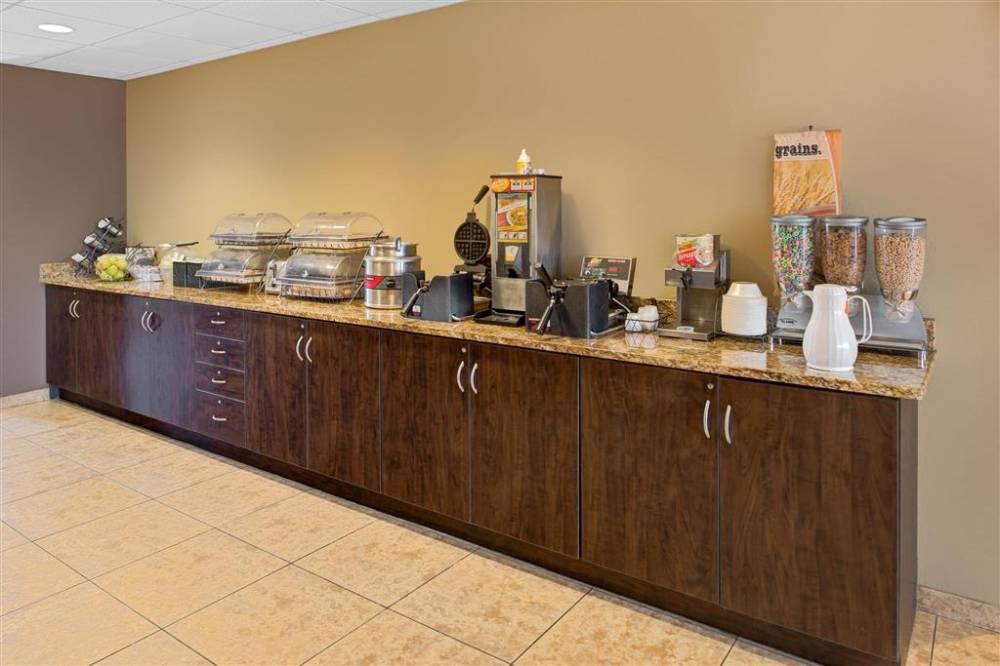Microtel Council Bluffs 5