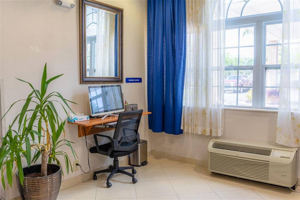 Microtel Kingsland 4
