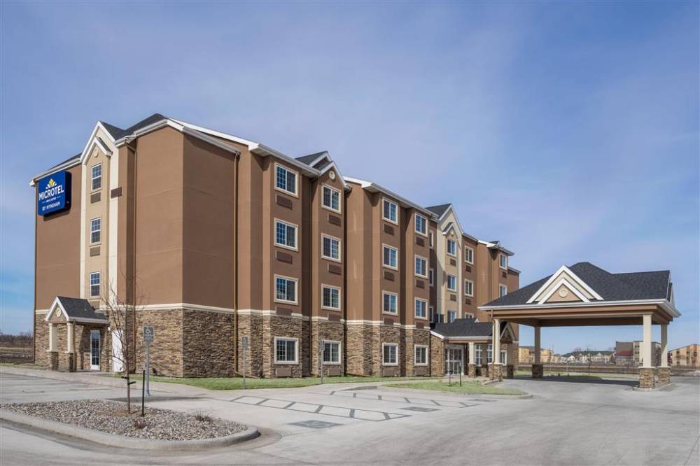 Microtel Moorhead Fargo Area 1