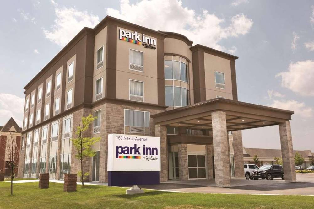 Park Inn By Radisson Brampton On
