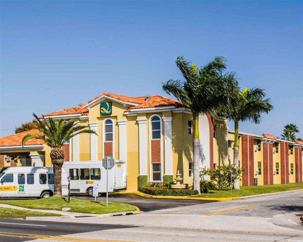 Quality Inn Airport - Cruise Port