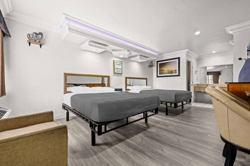 Rodeway Inn 10