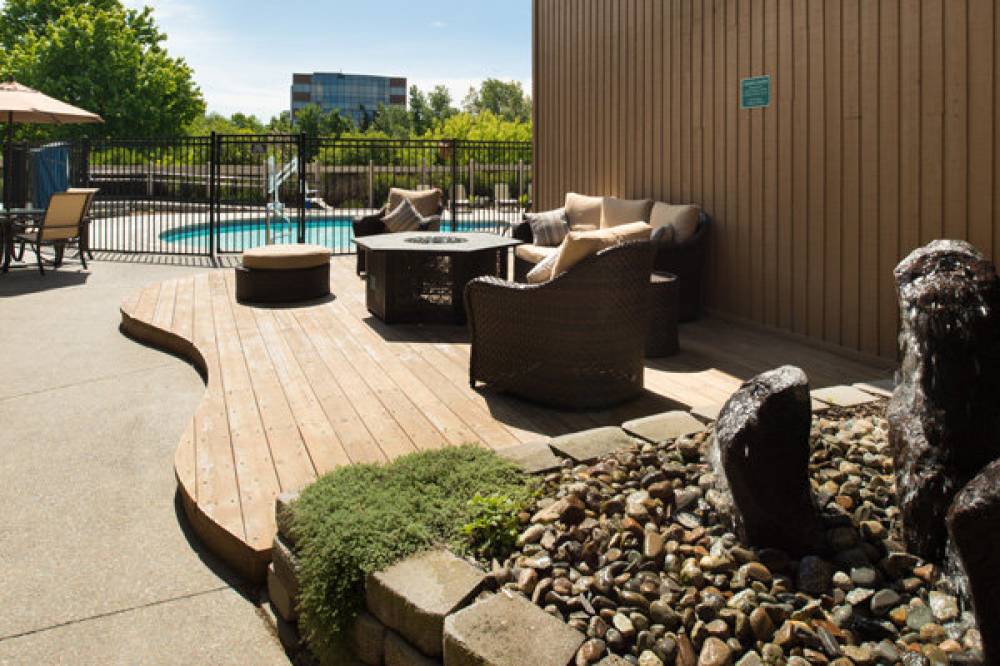 Ruby River Hotel 8
