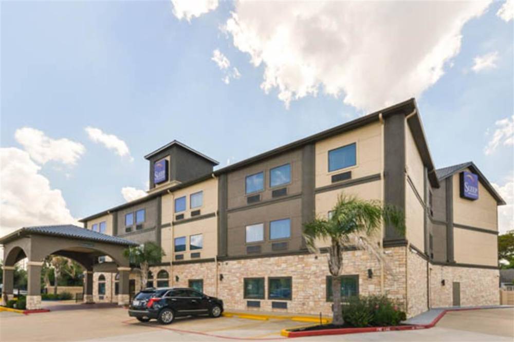 Sleep Inn And Suites Near Downtown North