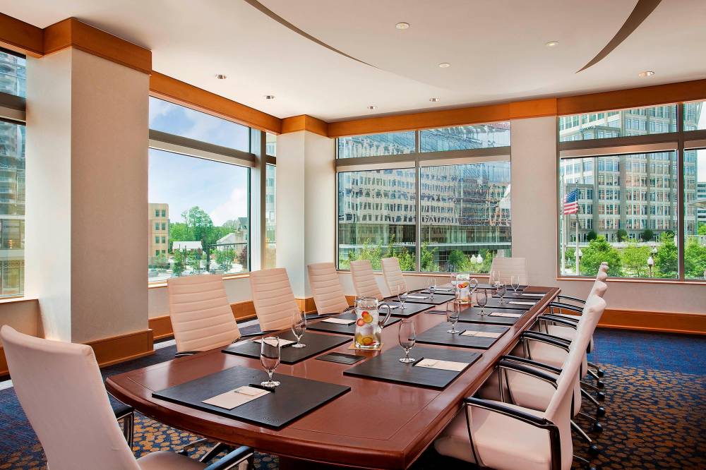 The Westin Arlington Gateway 10