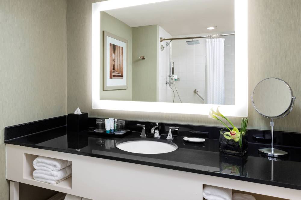 The Westin Arlington Gateway 1